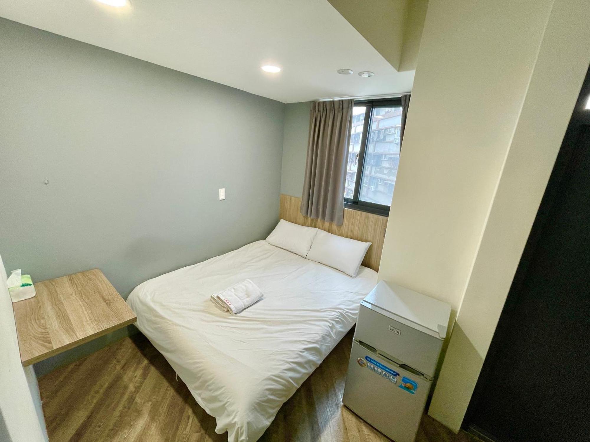 Fengchia Comma Inn Taichung Esterno foto