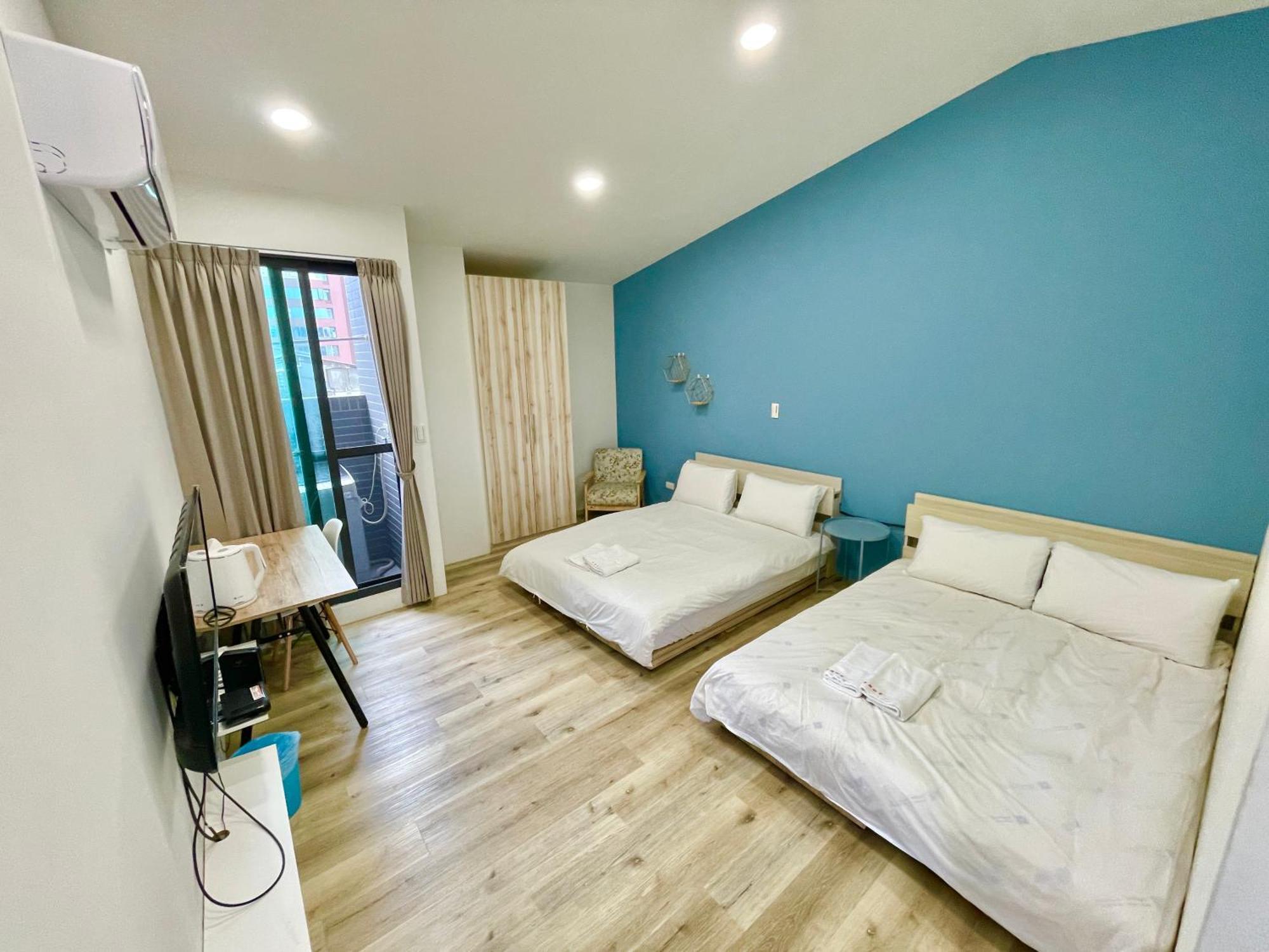 Fengchia Comma Inn Taichung Esterno foto