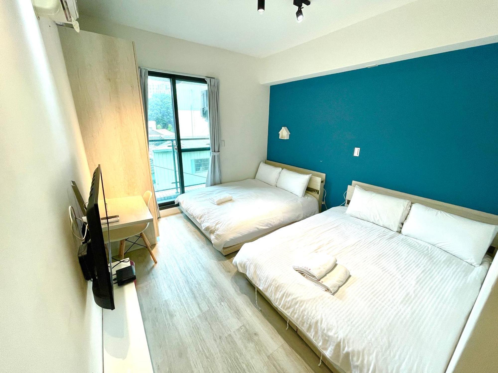 Fengchia Comma Inn Taichung Esterno foto