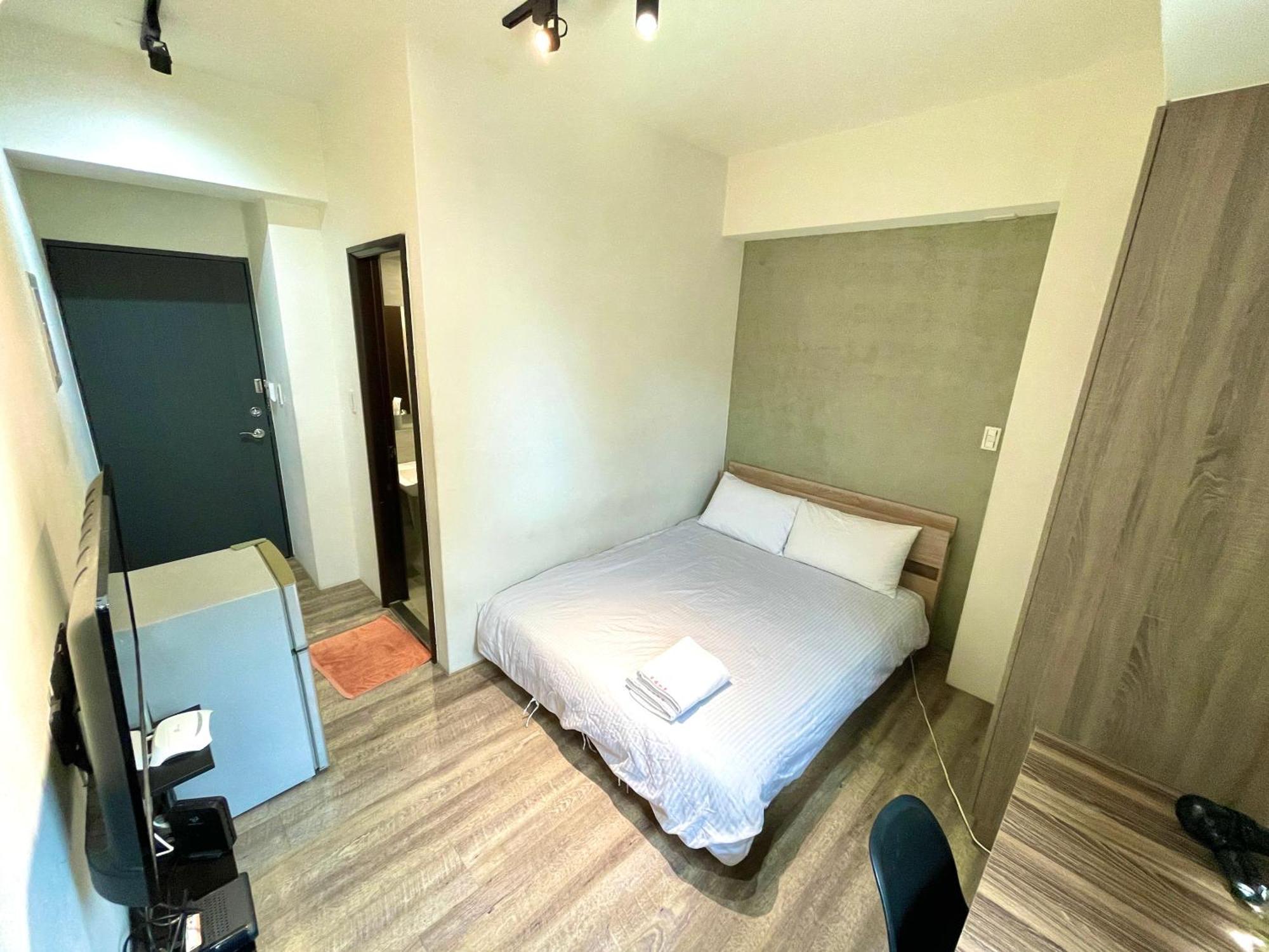 Fengchia Comma Inn Taichung Esterno foto